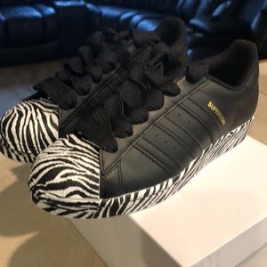 Adidas women sneakers